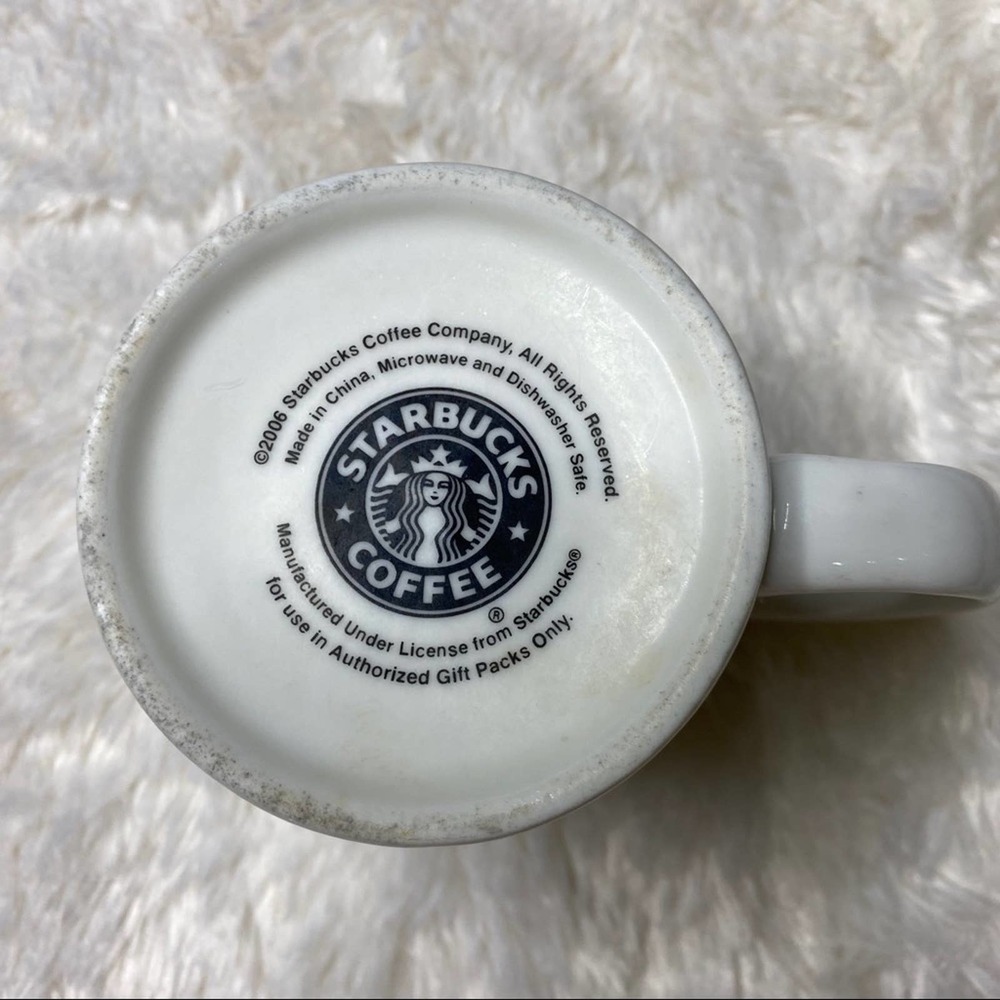 Starbucks 2006 Logo White Mug - Picture 4 of 4